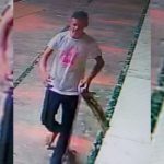 Meerut: मस्जिद से दान पेटी लेकर भागा चोर, CCTV में कैद हुई घटना