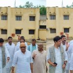 Prayagraj: सेंट्रल जेल नैनी में बंद करछना हिंसा के आरोपियों से मिलने पहुंचे कांग्रेस अध्यक्ष अजय राय व सांसद उज्जवल रमण 