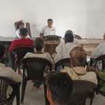 कन्नौज: शासन व जिलाधिकारी के ग्राम चौपाल के आदेशों की धज्जियां उड़ाते हुए बीडीओ।