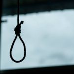 बाराबंकी: लोनी कटरा क्षेत्र में पेड़ से लटका मिला युवक का शव, इलाके में सनसनी
