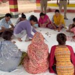 झाँसी में महिला कैदियों की अनोखी पहल: ऑपरेशन सिंदूर में शामिल सैनिकों के लिए बनाई 'सिंदूर वाली राखी'