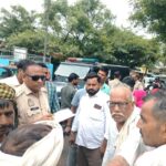 कासगंज: रोडवेज बस ने बाइक सवार को मारी टक्कर, महिला की मौत