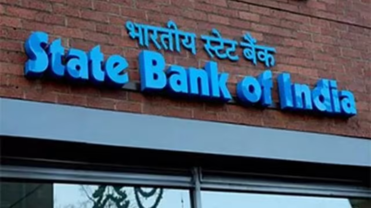 SBI का बड़ा फैसला